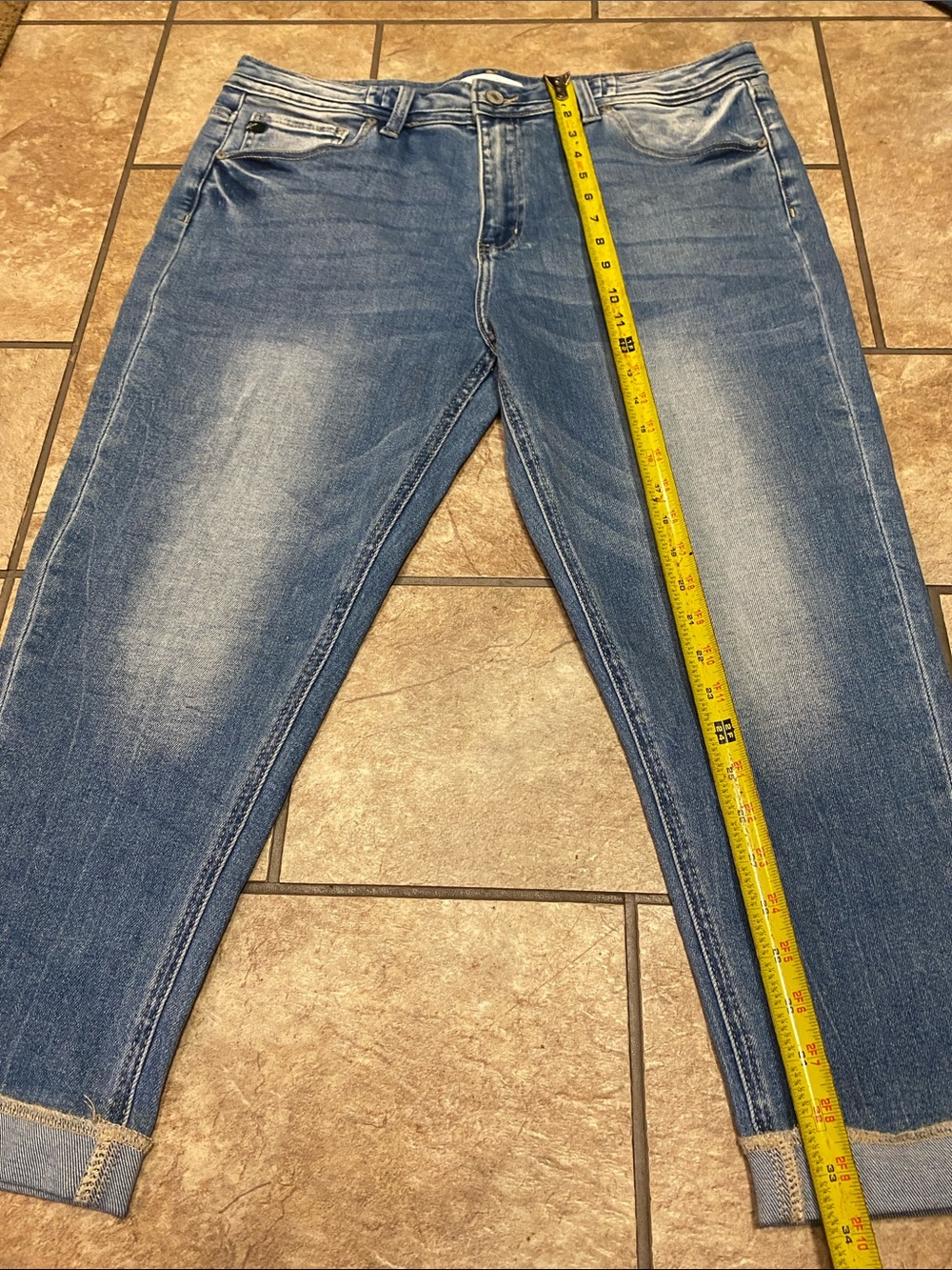 KanCan Women’s Medium Blue w/Fading Relaxed Tapered Cropped Jeans-32 Denim - Picture 9 of 11